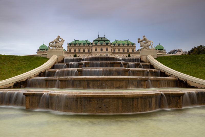 Belvedere palace vienna with fountain